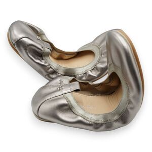 NWOB Yosi Samra Womens Size 7M Silver Metallic Leather Ballet Flats Slip On